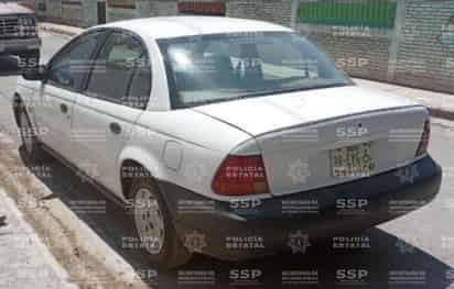 Aseguran auto con reporte de robo en la colonia Héctor Mayagoitia de Gómez Palacio
