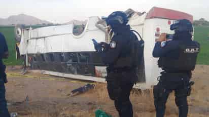 Menor fallecido tras volcadura de camión de pasajeros en Matamoros