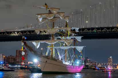 Unos 180 cadetes del Buque Cuauhtémoc regresan tras choque con puente de Brooklyn