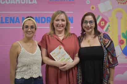 Conversación. La escritora regiomontana presentó su libro De lector a escritor.