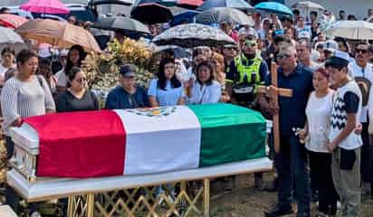 Sepultan a cadete América Yamileth, quien falleció tras el choque de Buque en Nueva York