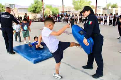 Alumnos de Viesca conviven con policías de Torreón en jornada educativa y preventiva