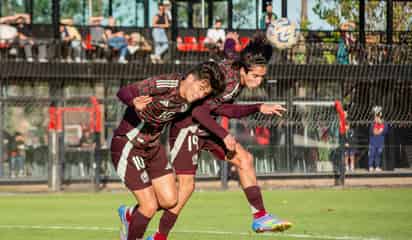 Tanto Máximo (10) como Lucca (19), fueron titulares en el duelo de ayer ante el Newell’s Old Boys. (Especial)