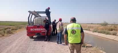 Flota cuerpo en ramal de canal de riego del ejido Compuertas de Matamoros