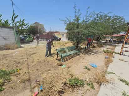 Dirección de Servicios Públicos de Lerdo atiende peticiones en colonia Quintas Lerdo I