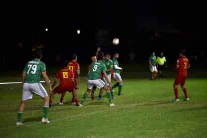 Duelos de alto calibre se esperan para hoy y mañana tanto en el Nuevo San
Isidro como en la Cuauhtémoc, en la categoría Máster. (Archivo)
