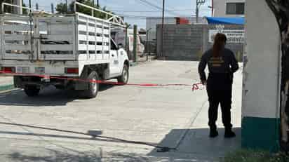 Encuentran sin vida a trabajador de restaurante dentro de vehículo