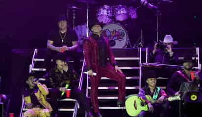 Grupo Firme cancela concierto en EEUU por problemas con sus visas