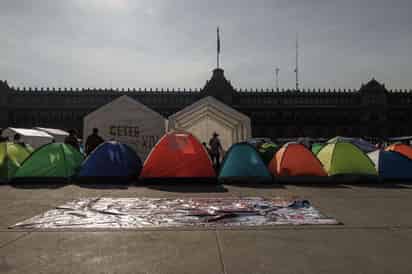 CNTE acuerda levantar el paro y plantón tras más de 15 días de protestas en el Zócalo