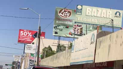 Retirarán 13 espectaculares irregulares en Torreón ante falta de registro
y riesgo para la seguridad. (EL SIGLO DE TORREÓN)
