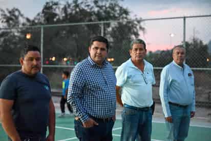Entrega alcalde de Lerdo rehabilitación en canchas de Las Cuevitas