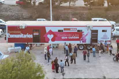 Inauguran “Dormitorios comunitarios móviles” a las afueras del Hospital General de Saltillo