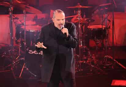 Visita anterior. Así lució Miguel Bosé en julio de 2017 en el palenque de la Feria de Gómez Palacio.