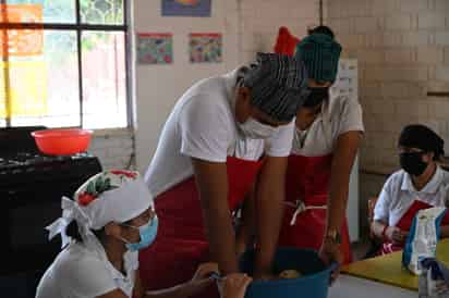 CAM José R. Mijares busca padrinos para jóvenes con discapacidad que se gradúan
