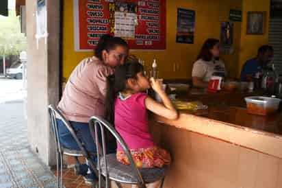 Los alimentos o bebidas pueden ser contaminados por hábitos higiénicos inadecuados. (EL SIGLO DE TORREÓN)