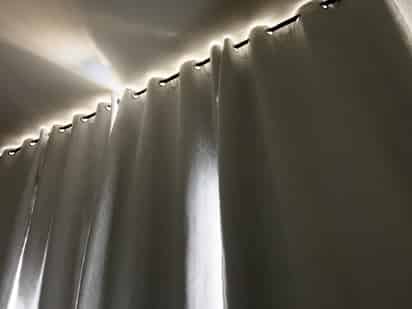 Cómo elegir la mejor opción entre cortinas, persianas y blackout