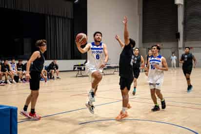 En el baloncesto varonil, bajo el mando del coach Oscar Yánder, obtuvieron el tricampeonato en la duela. (Cortesía)