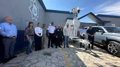 Entregan en Monclova torres de videovigilancia y botones de pánico
