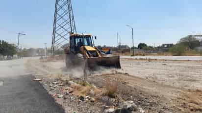 Ayuntamiento de Gómez Palacio realiza limpieza integral en los bulevares El Refugio y Las Torres