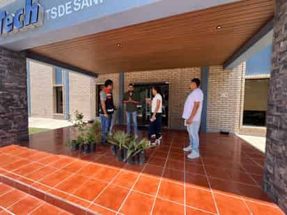Donan árboles a empresa de San Pedro por el Día Mundial de Medio Ambiente