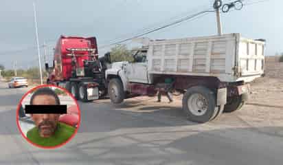 Detienen a operador de camión de volteo que tiraba escombro en un lugar prohibido