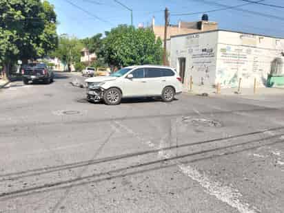 Conductora no respeta alto y provoca accidente en Gómez Palacio