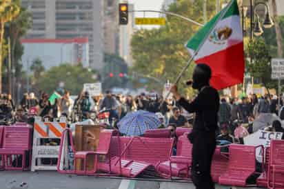 Tras la detención de 35 mexicanos, Sheinbaum dijo que no es con violencia ni con arrestos como debe atenderse el fenómeno migratorio.