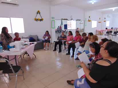 Ofrecen curso de corte y confección a mujeres de San Pedro