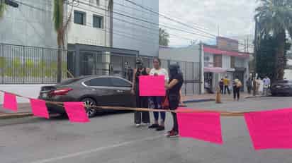 Madre toma pacíficamente Palacio de Justicia luego de que presunto violador de su hija obtuviera su libertad