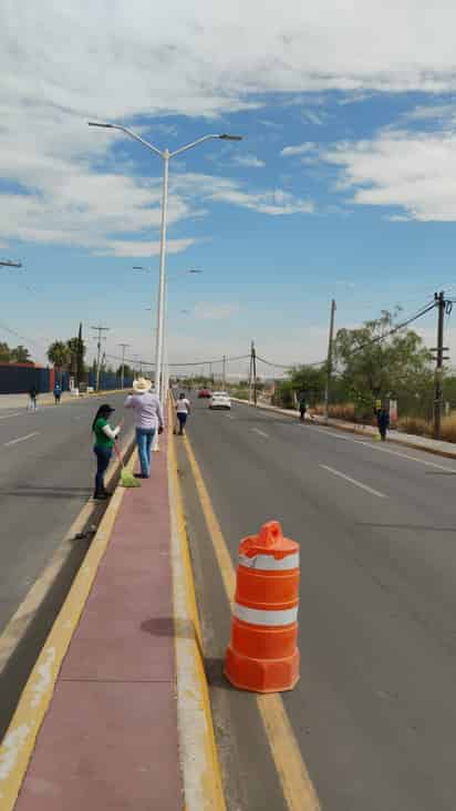 Realizan limpieza en bulevar Tecnológico de Lerdo