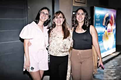 Karla Muñoz, Ana Villegas y Karen Muñoz.