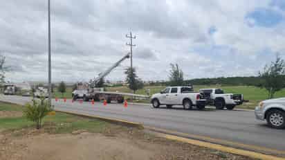 Viento derriba seis postes de concreto de la CFE, municipio descarta tornado