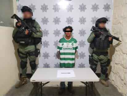 Violento joven es detenido por la Policía Municipal de Torreón