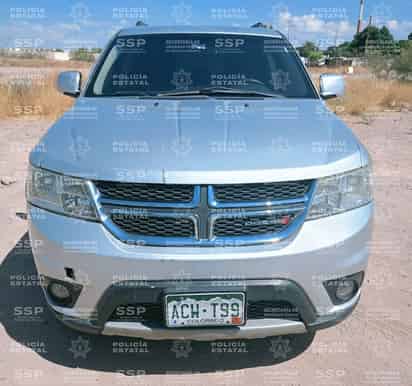 Aseguran vehículo nacional con placas sobrepuestas de Estados Unidos en Gómez Palacio