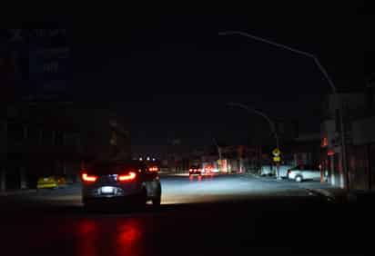 Fluctuaciones de voltaje golpean a hogares e industrias, empresarios piden mayor inversión en infraestructura de CFE. (EL SIGLO DE TORREÓN)