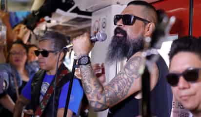 Dr. Shenka, vocalista de Panteón Rococó, es hospitalizado de emergencia