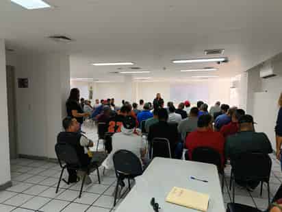 Capacitan a choferes de Torreón para actuar ante casos de violencia de género