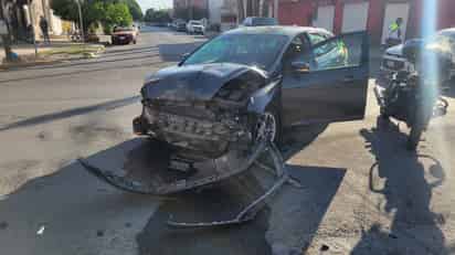 No respeta alto y provoca fuerte accidente en Gómez Palacio