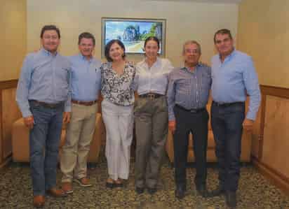 Se reúne Betzabé Martínez con expresidentes municipales de Gómez Palacio emanados del PRI