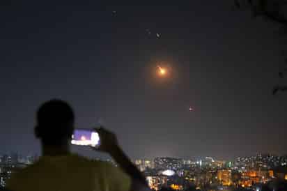 Israel lanza nuevos bombardeos contra Teherán después que Trump exige 'rendición incondicional'