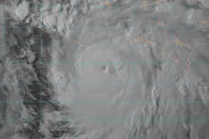 Huracán 'Erick' se fortalece y alcanza la categoría 3