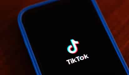 Trump extiende por tercera vez el plazo para prohibir TikTok