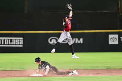 La escuadra lagunera fue duramente castigada en el primer duelo pactado ayer, luego que en extra innings fueran aplastados totalmente con un marcador de 16 carreras a 6.