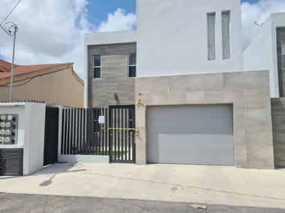 Detienen a tres mujeres y una menor, aseguran armas en cateo a domicilio