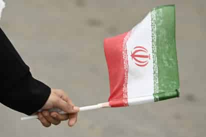 Parlamento iraní pide el cierre del estrecho de Ormuz, decisión que debe ser ratificada