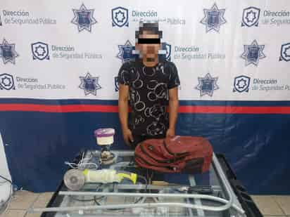 Hombre es capturado mientras intentaba sustraer artículos de un negocio en Torreón