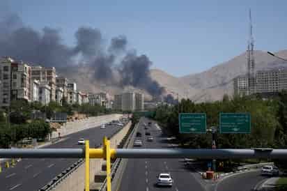 Irán amenaza con bloquear suministro de petróleo tras ataque de EUA