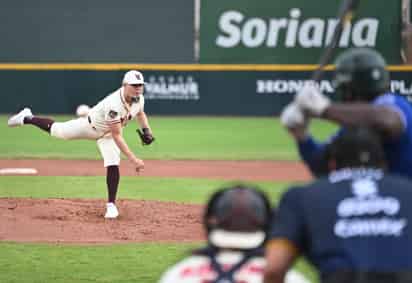 El pitcher tijuanense Aldo Montes nuevamente tuvo una mala salida al montículo del Parque de la Revolución, siendo castigado por sendos cuadrangulares de la escuadra guanajuatense. (Fotografías Ramón Sotomayor)