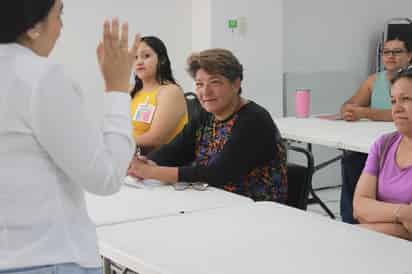 Analizan tema de los golpes y gritos en la crianza de los hijos en el segundo taller que ofreció el IMM Torreón