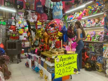 Preparados comerciantes de Matamoros para ventas por temporada de graduaciones